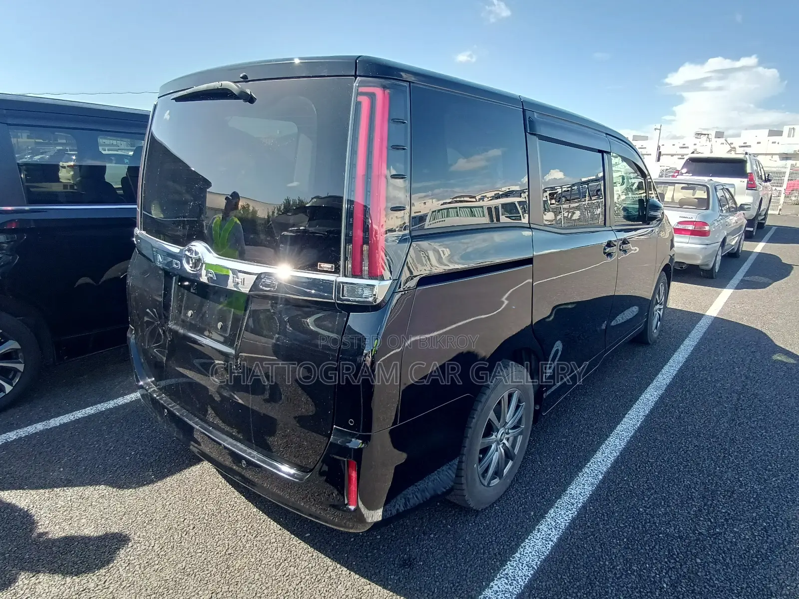 Toyota Noah 2021 Black