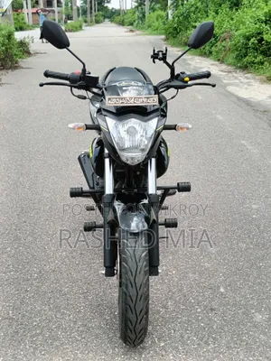 নতুন সুজুকি জিক্সার ২০২৫ কালো