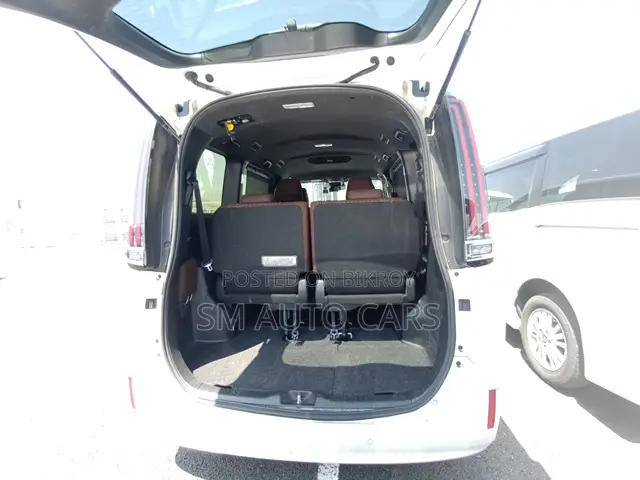 Toyota Noah 2021 Pearl