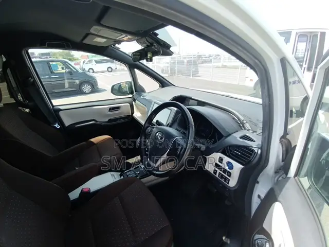 Toyota Noah 2021 Pearl