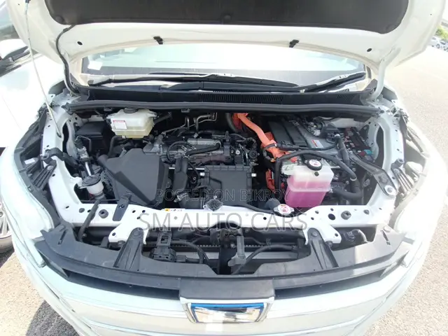 Toyota Noah 2021 Pearl