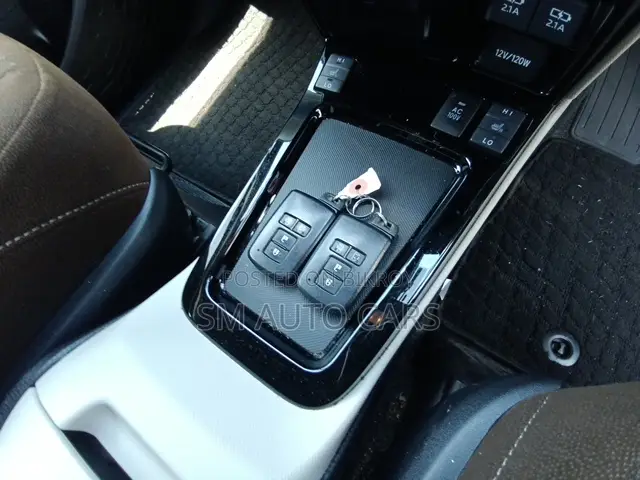 Toyota Noah 2021 Pearl