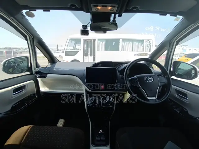Toyota Noah 2021 Pearl