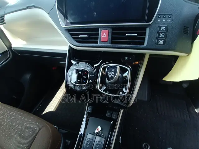 Toyota Noah 2021 Pearl