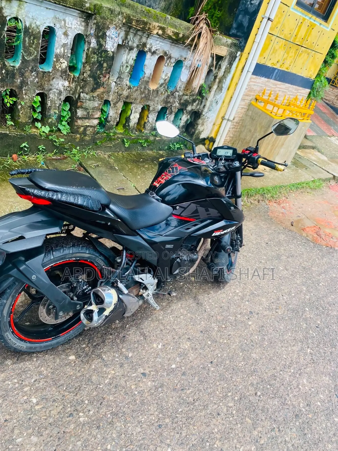 সুজুকি জিক্সার ২০২১ কালো