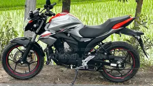 Suzuki Gixxer 2025 Orange