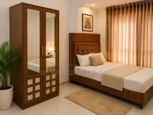ভাড়া দেওয়ার জন্য ৩-বেডরুমের অ্যাপার্টমেন্টে সাজানো ৩-বেডরুমের অ্যাপার্টমেন্ট
