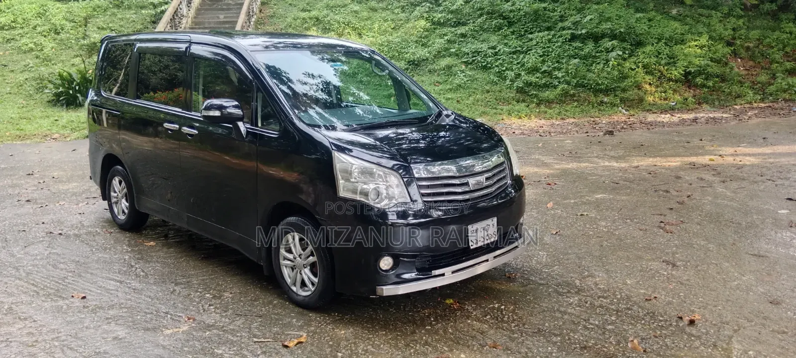 Toyota Noah 2012 Black