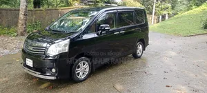 Toyota Noah 2012 Black