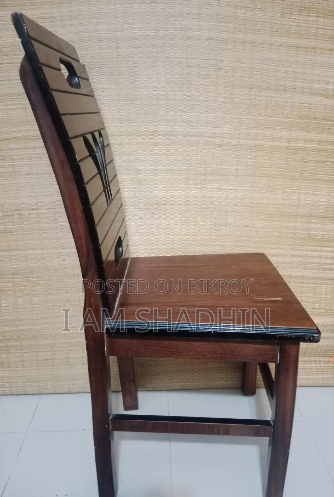 ৬ টি চেয়ার বিক্রি হবে
