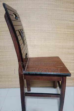 ৬ টি চেয়ার বিক্রি হবে