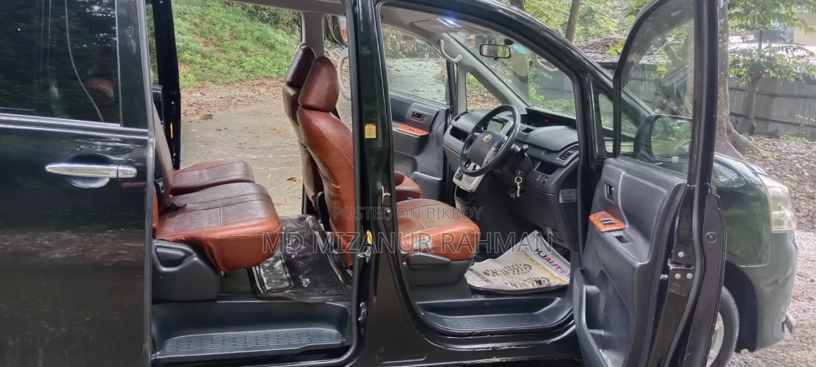 Toyota Noah 2012 Black
