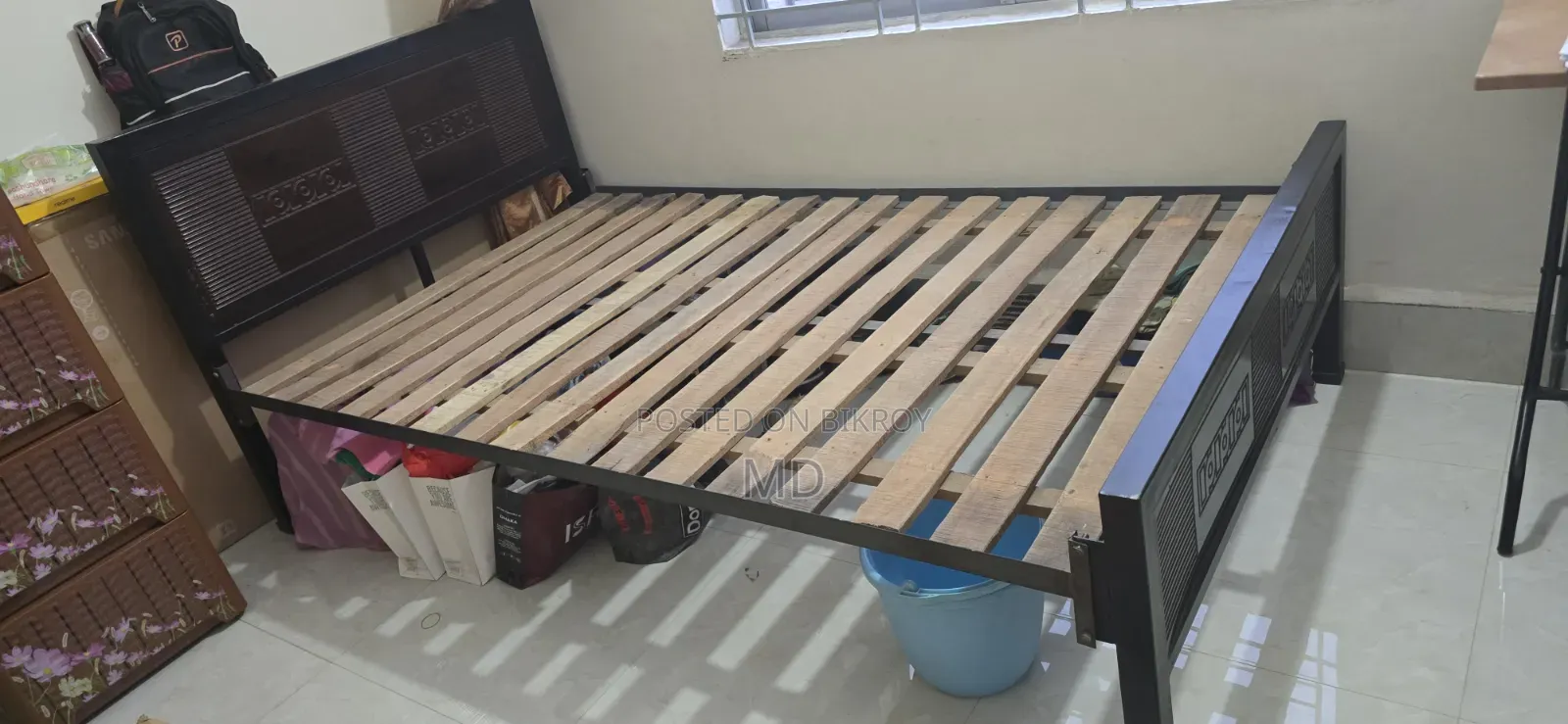 Semi Double Bed