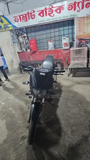বাজাজ পালসার ১৫০ ২০১২ কালো
