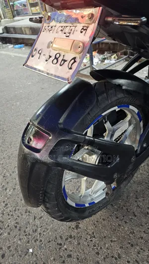 বাজাজ পালসার এন১৬০ ২০১৮ হোয়াইট