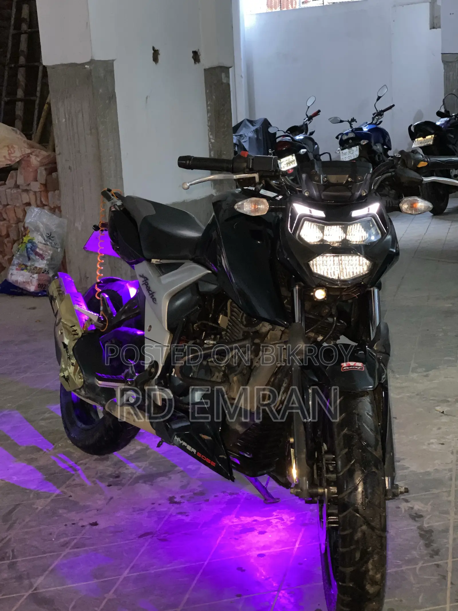 টিভিএস আপাচি আরটিআর ১৬০ ৪ভি ২০২১ কালো
