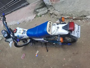 Honda XL 125cc 2000 White