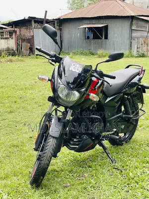 নতুন বাজাজ পালসার ১৫০ ২০২৪ কালো