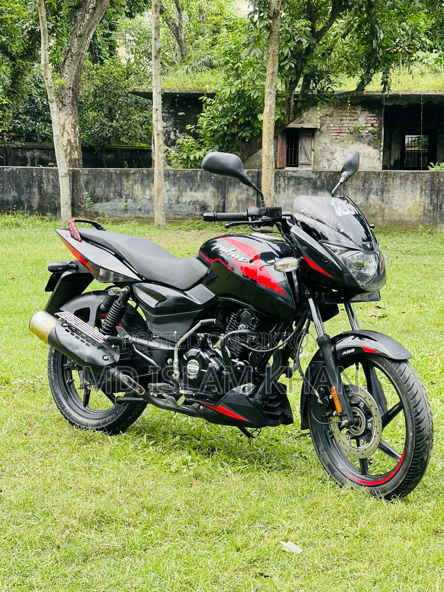 নতুন বাজাজ পালসার ১৫০ ২০২৪ কালো
