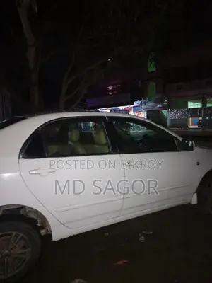 টয়োটা করোল্লা ২০০৫ সাদা