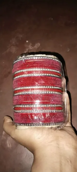 রঙ উপলব্ধ আছে