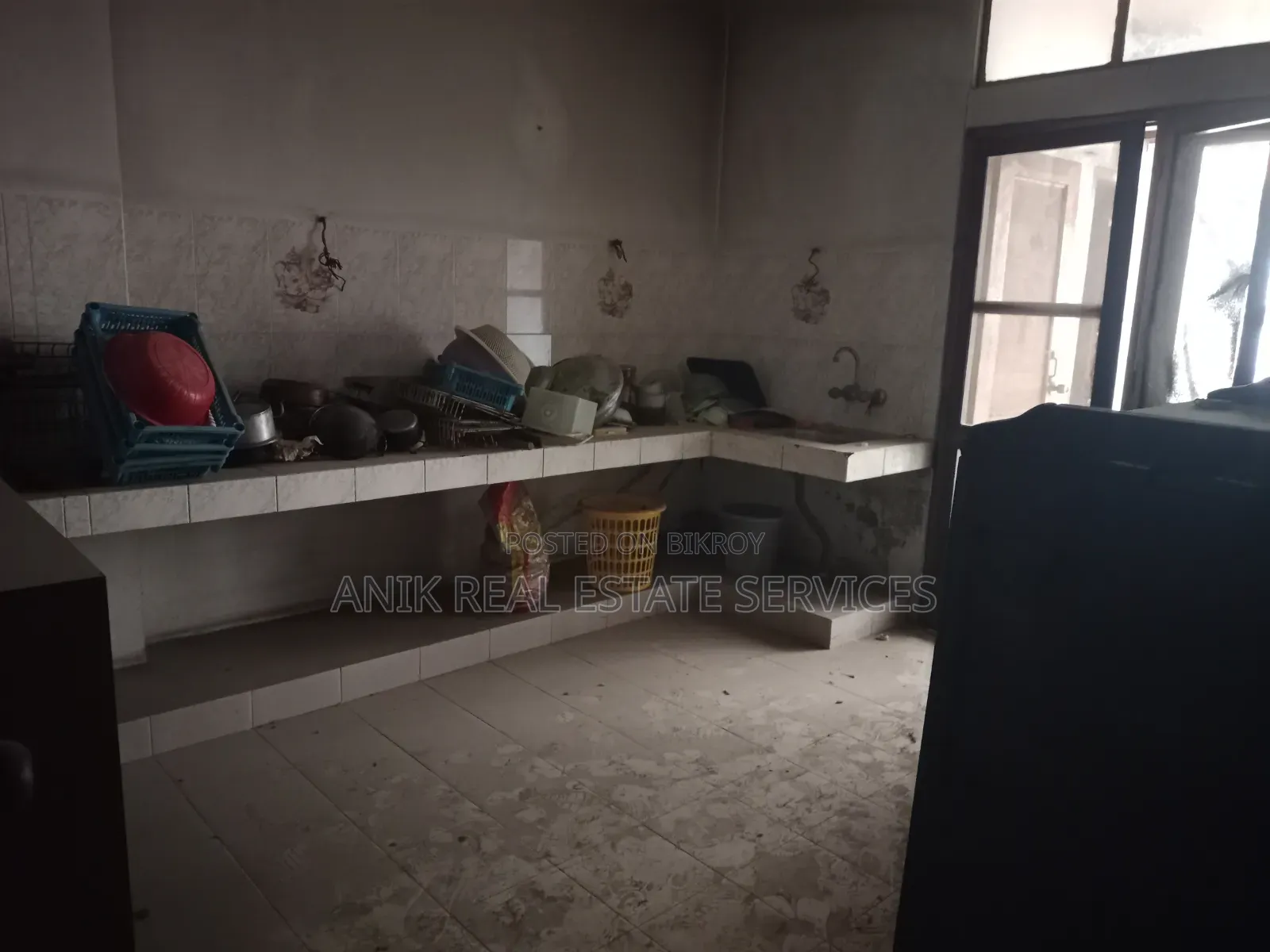 গুলশানের অনিক রিয়েল এস্টেটে ৩ বেডরুমের অ্যাপার্টমেন্ট বিক্রয়ের জন্য