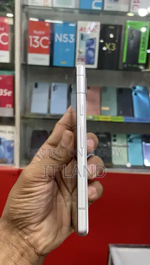 ইএল ১২৮ জিবি হোয়াইট
