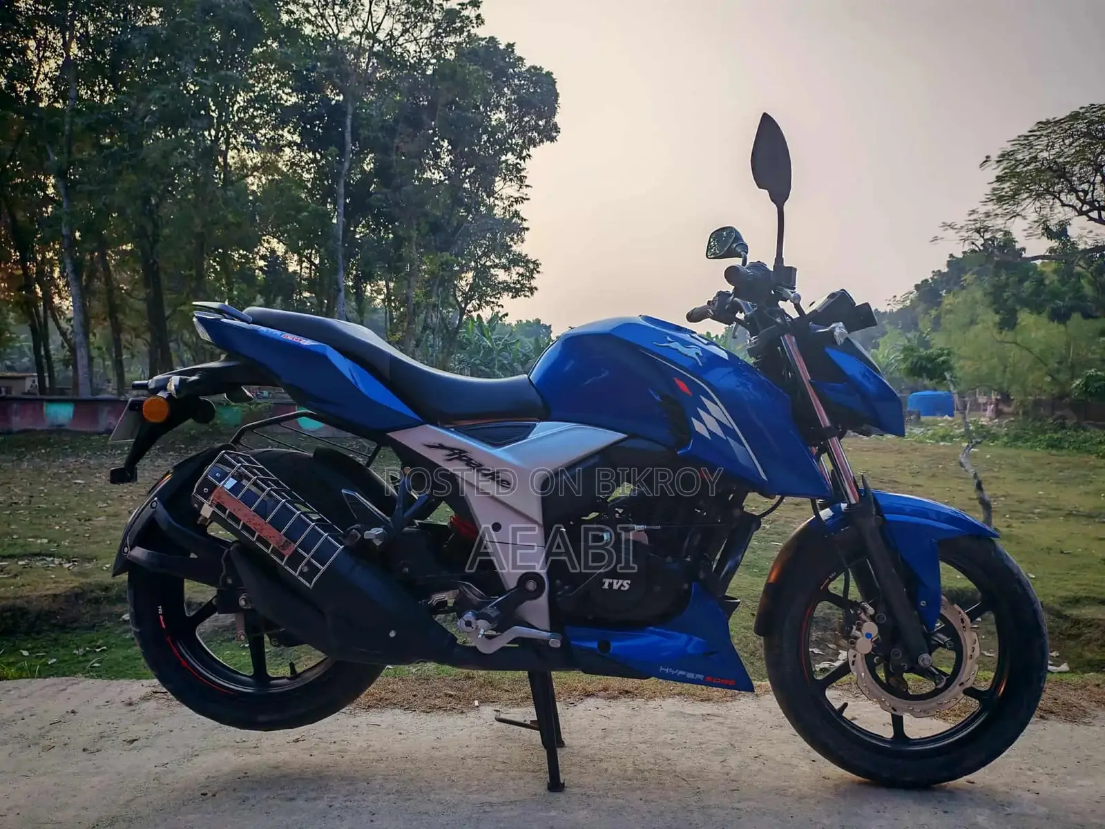 টিভিএস আপ্যাচি আরটিআর ১৬০ ৪ভি ২০২৩ নীল