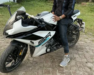 CFMoto 300SR 2025 White