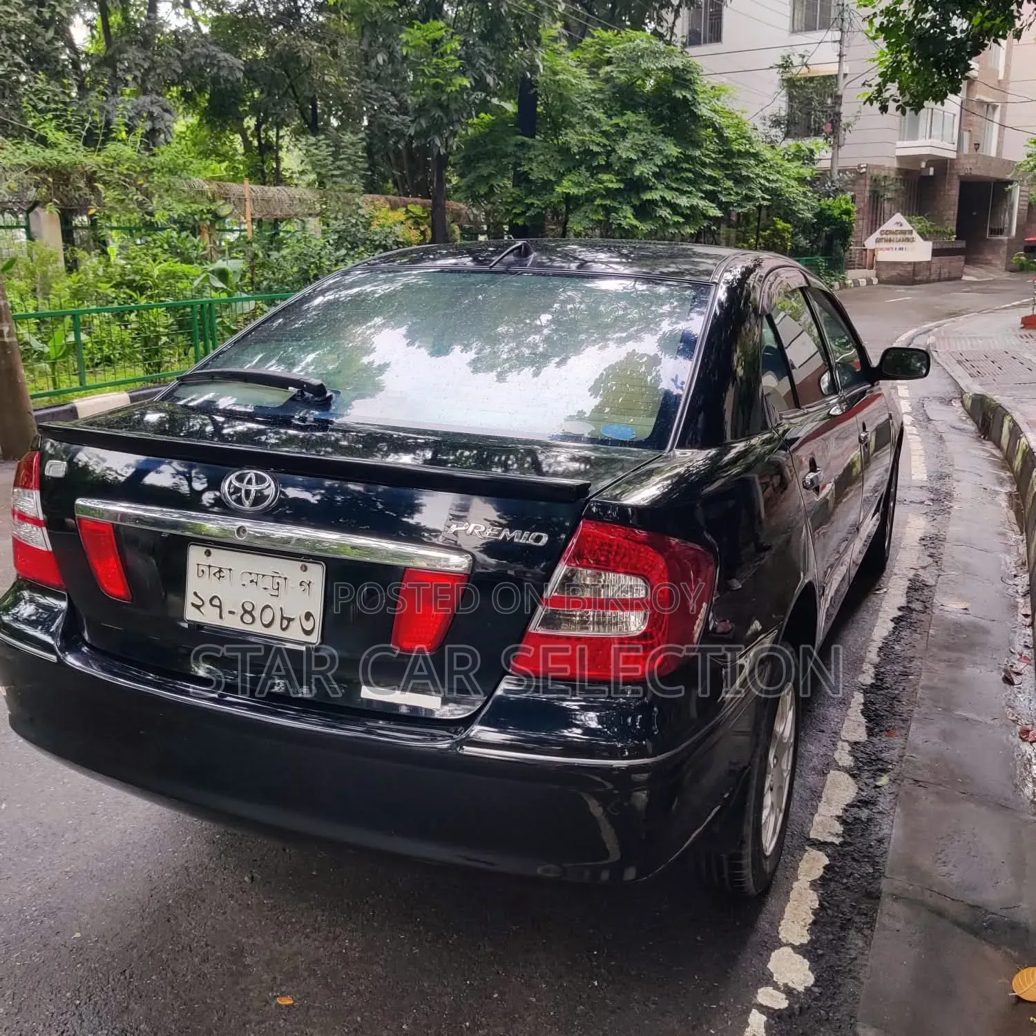 টয়োটা প্রিমিও ২০০৪ কালো