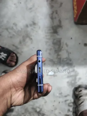 নতুন Fujitsu Arrows NX9 F-52A ১২৮ জিবি নীল