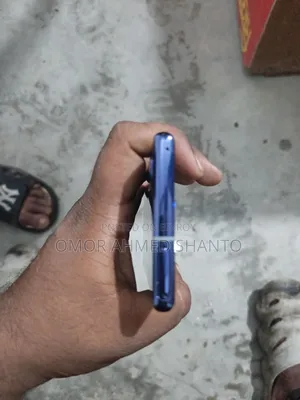 নতুন Fujitsu Arrows NX9 F-52A ১২৮ জিবি নীল