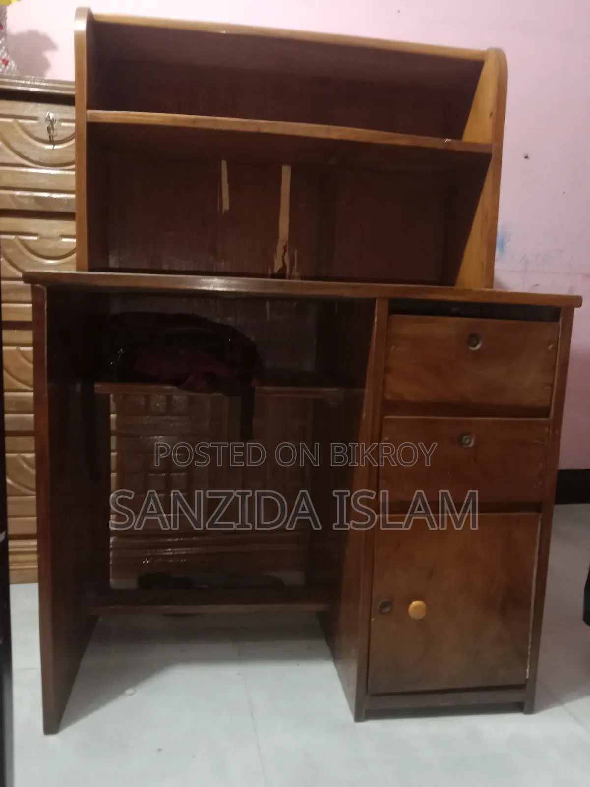 Wooden Table, very beautiful and sturdy.