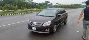টয়োটা প্রিমিও ২০১২ মেরুন