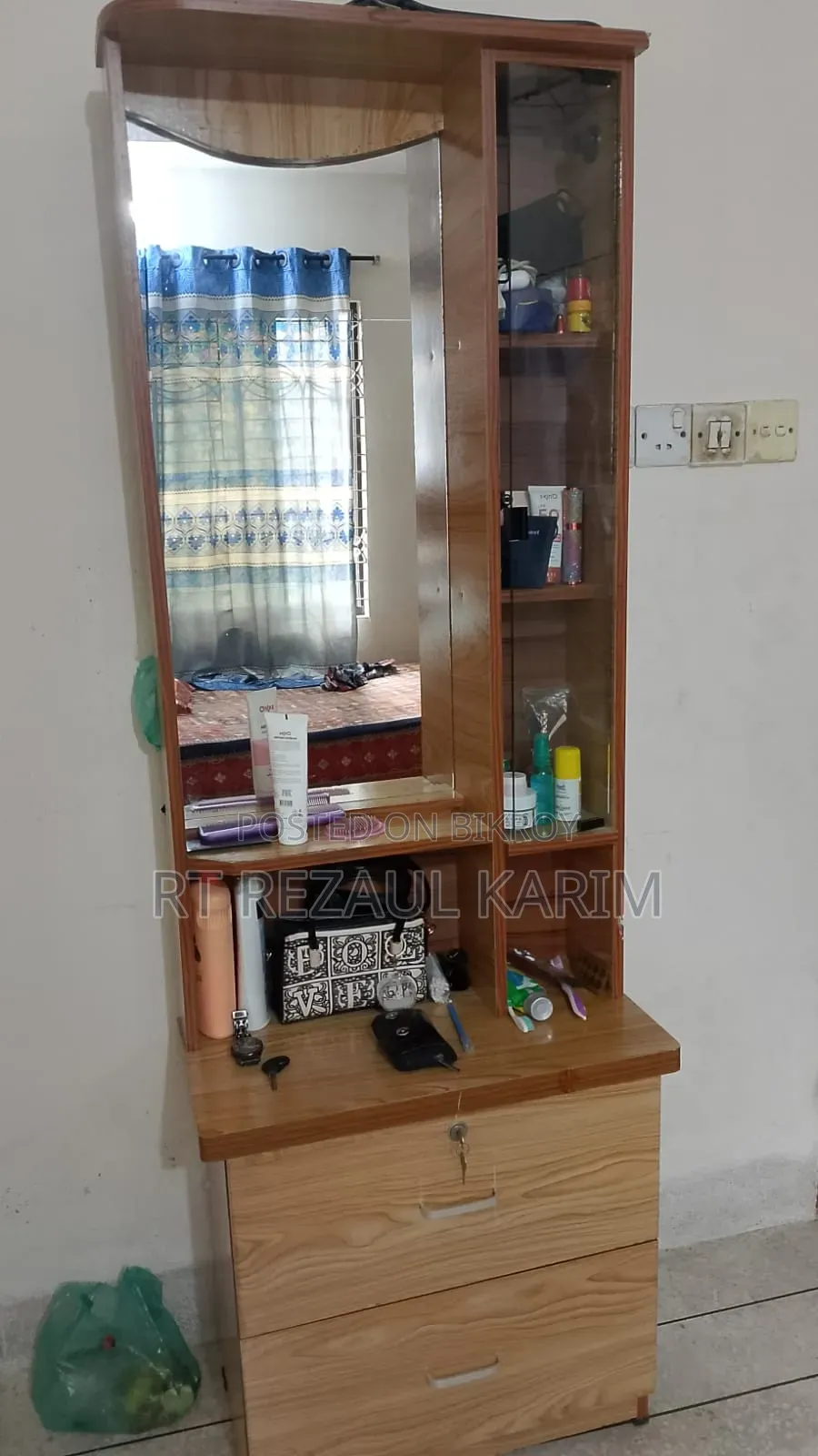 ড্রেসিং টেবিল