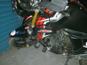 ইয়ামাহা এফজেডএস ভি২ ২০২০ গ্রে