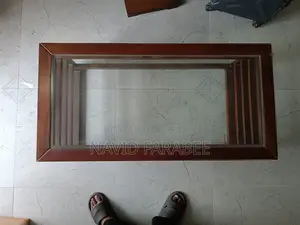 গ্লাস টপ সহ কফি টেবিল