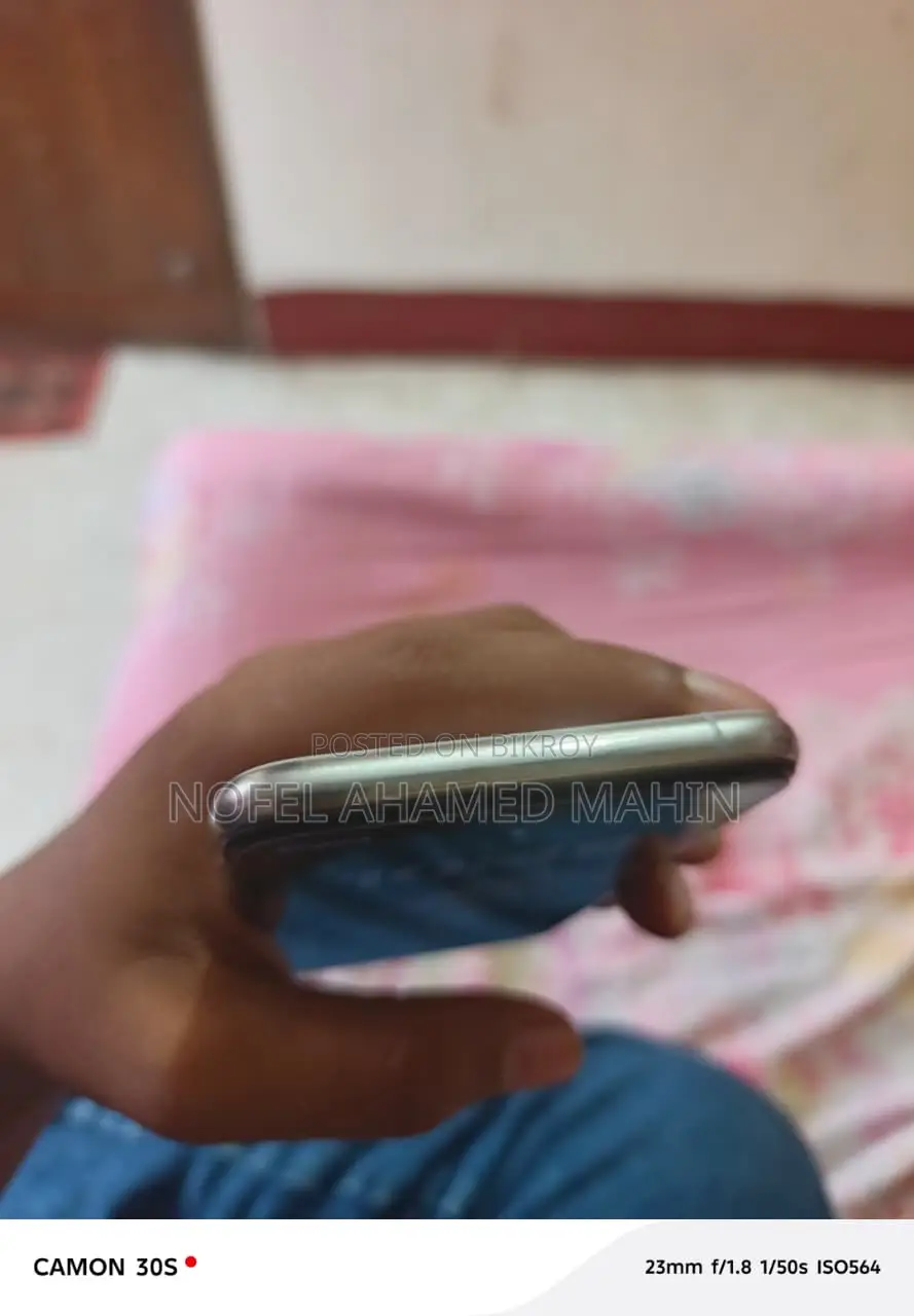 Apple iPhone XS ২৫৬ জিবি সিলভার