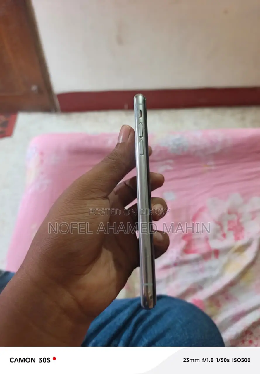 Apple iPhone XS ২৫৬ জিবি সিলভার