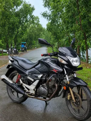 হিরো ২০১১ ব্ল্যাক