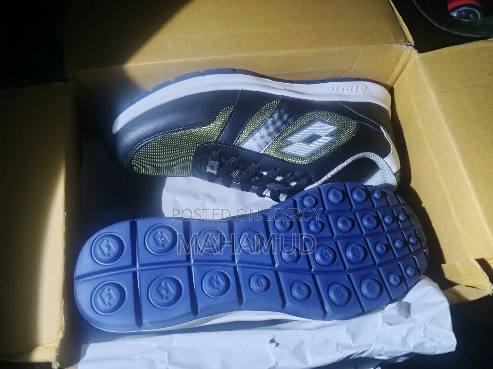 Lotto Shoes, Size 9