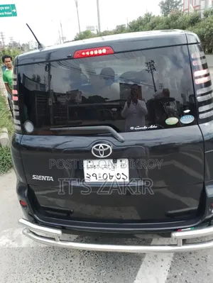 টয়োটা সিয়েন্টা ২০০৪ কালো