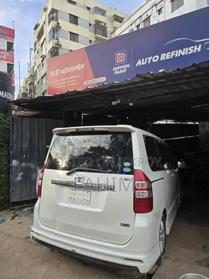 Toyota Noah 2.0 143hp FWD (7 Seater) 2012 Pearl