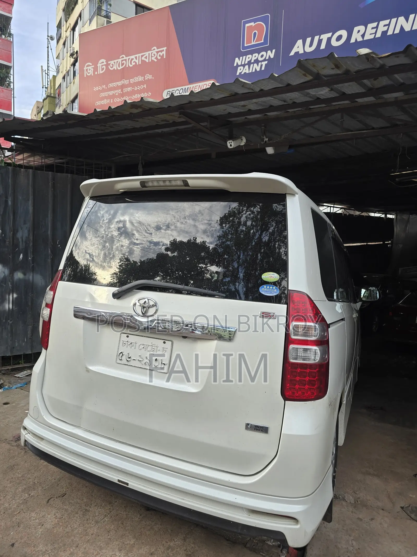 Toyota Noah 2.0 143hp FWD (7 Seater) 2012 Pearl