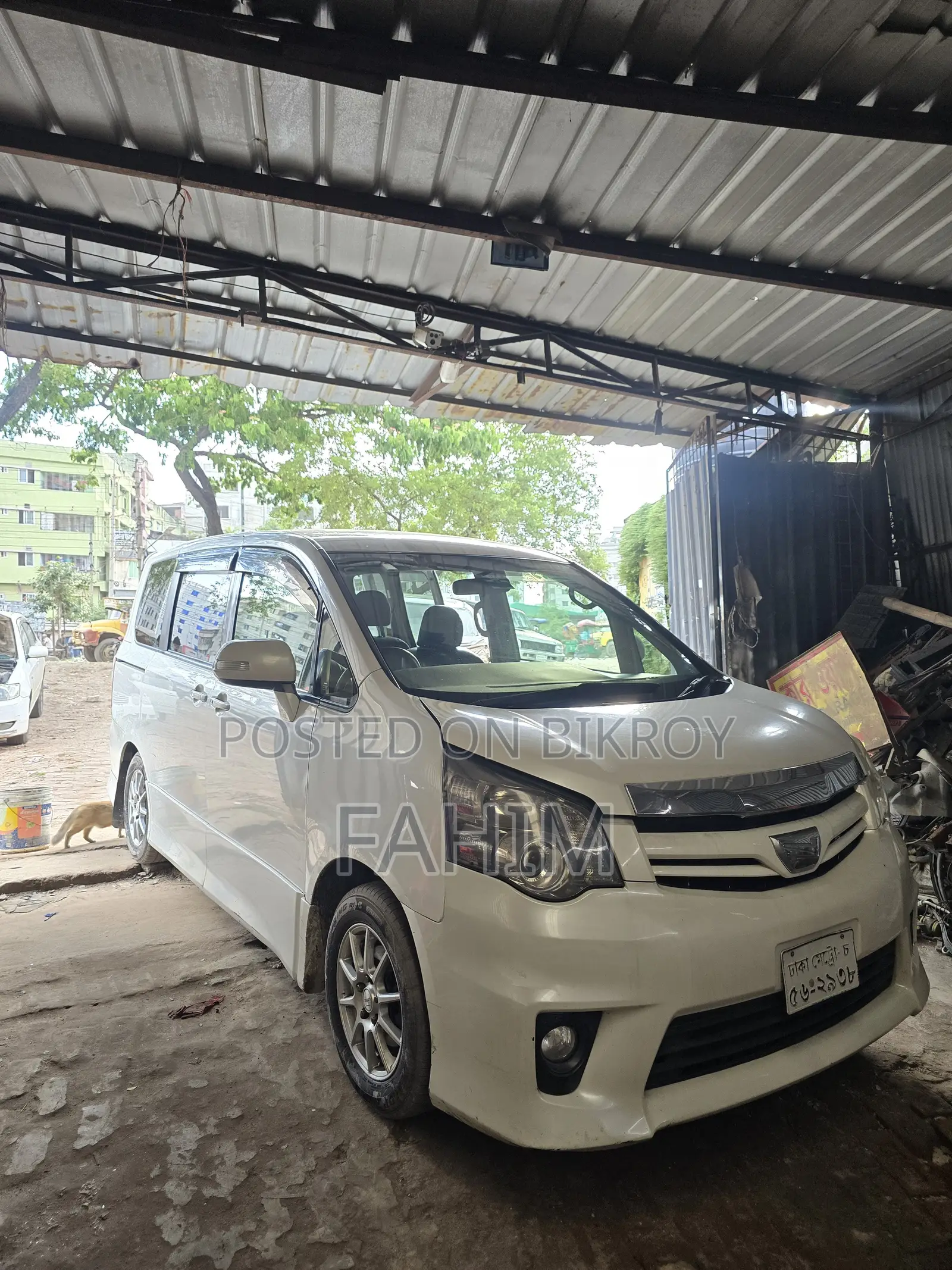 Toyota Noah 2.0 143hp FWD (7 Seater) 2012 Pearl
