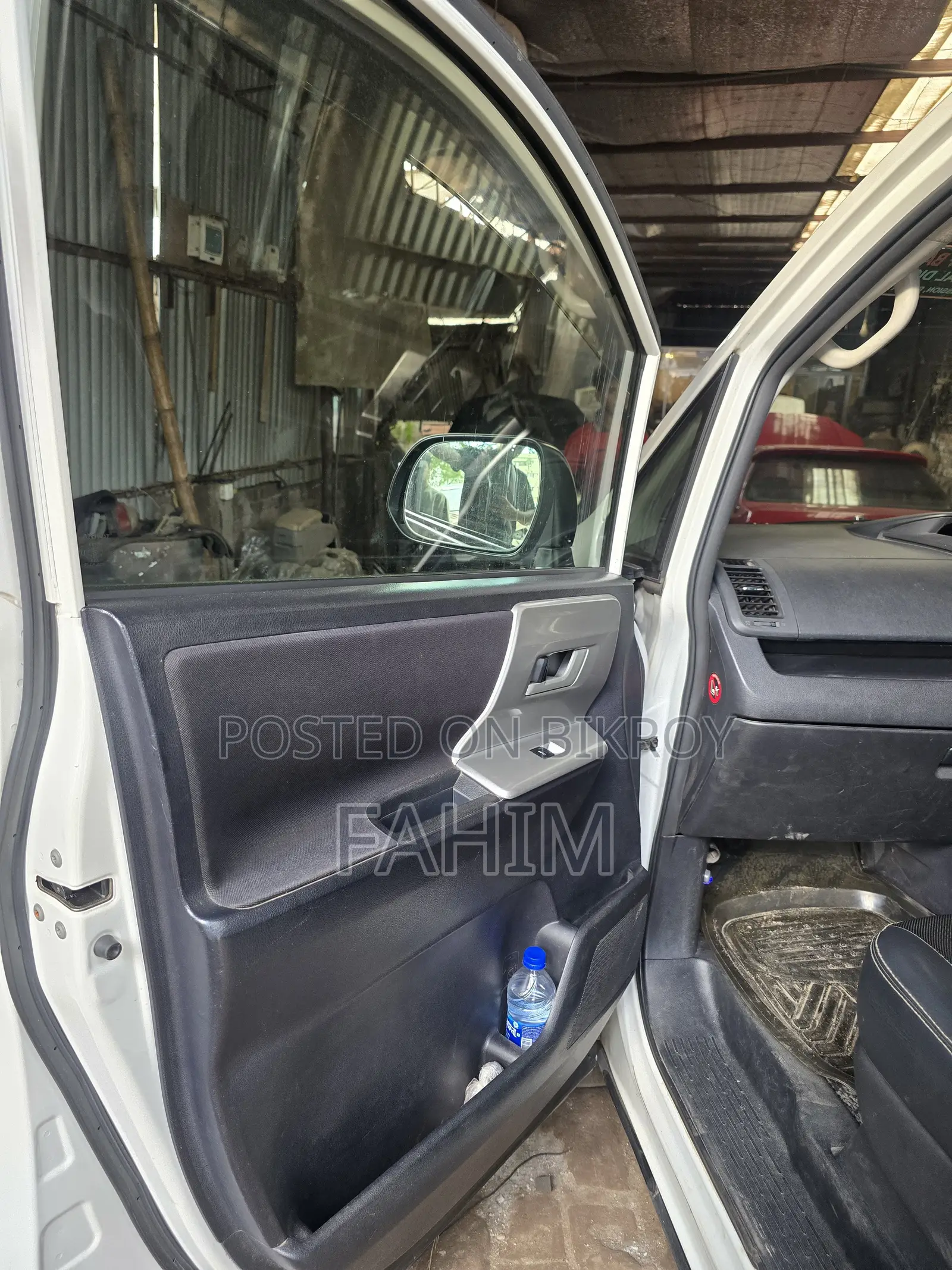 Toyota Noah 2.0 143hp FWD (7 Seater) 2012 Pearl