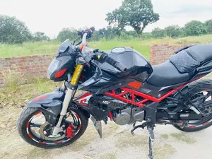 বেনেলি টিএনটি ২০২২ কালো