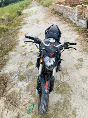 বেনেলি টিএনটি ২০২২ কালো