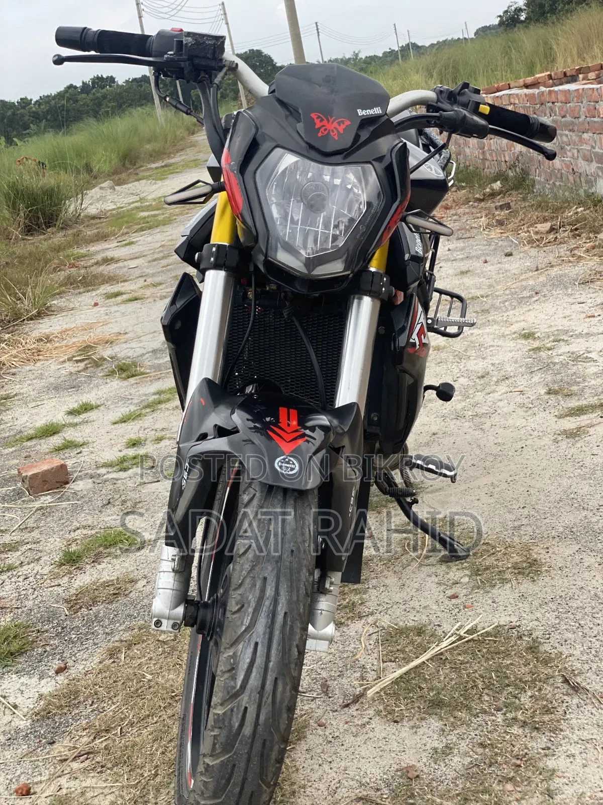 বেনেলি টিএনটি ২০২২ কালো