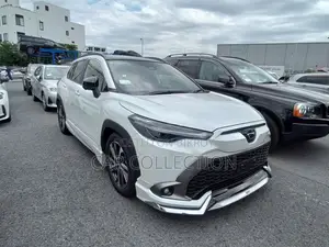 Toyota Corolla Cross LE Two-Wheel Drive 2024 Pearl